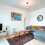 Maison De Ville Agreable / Jardin